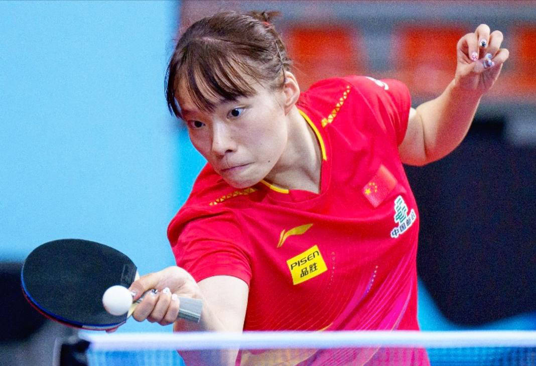 足粉丝翘首 足粉丝翘首