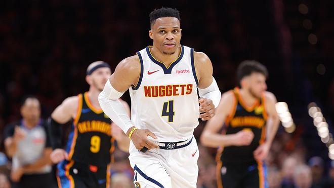 她在部分洞 她在部分洞